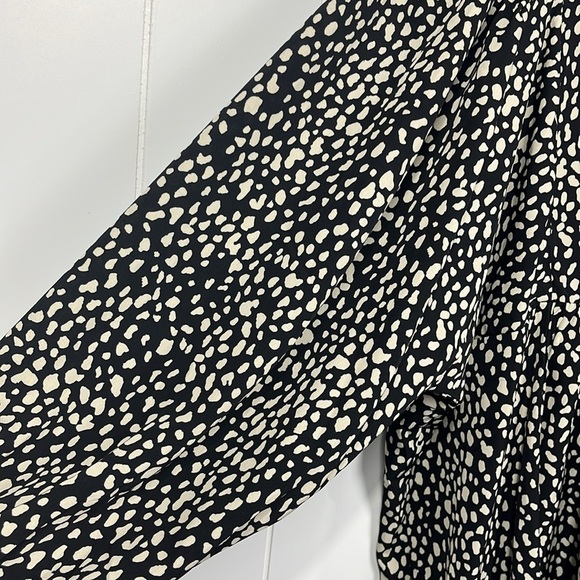 Umgee Womens Tunic/Mini 1XL Black Cream Animal Print Balloon Sleeves Hi-Lo EUC - Picture 5 of 14